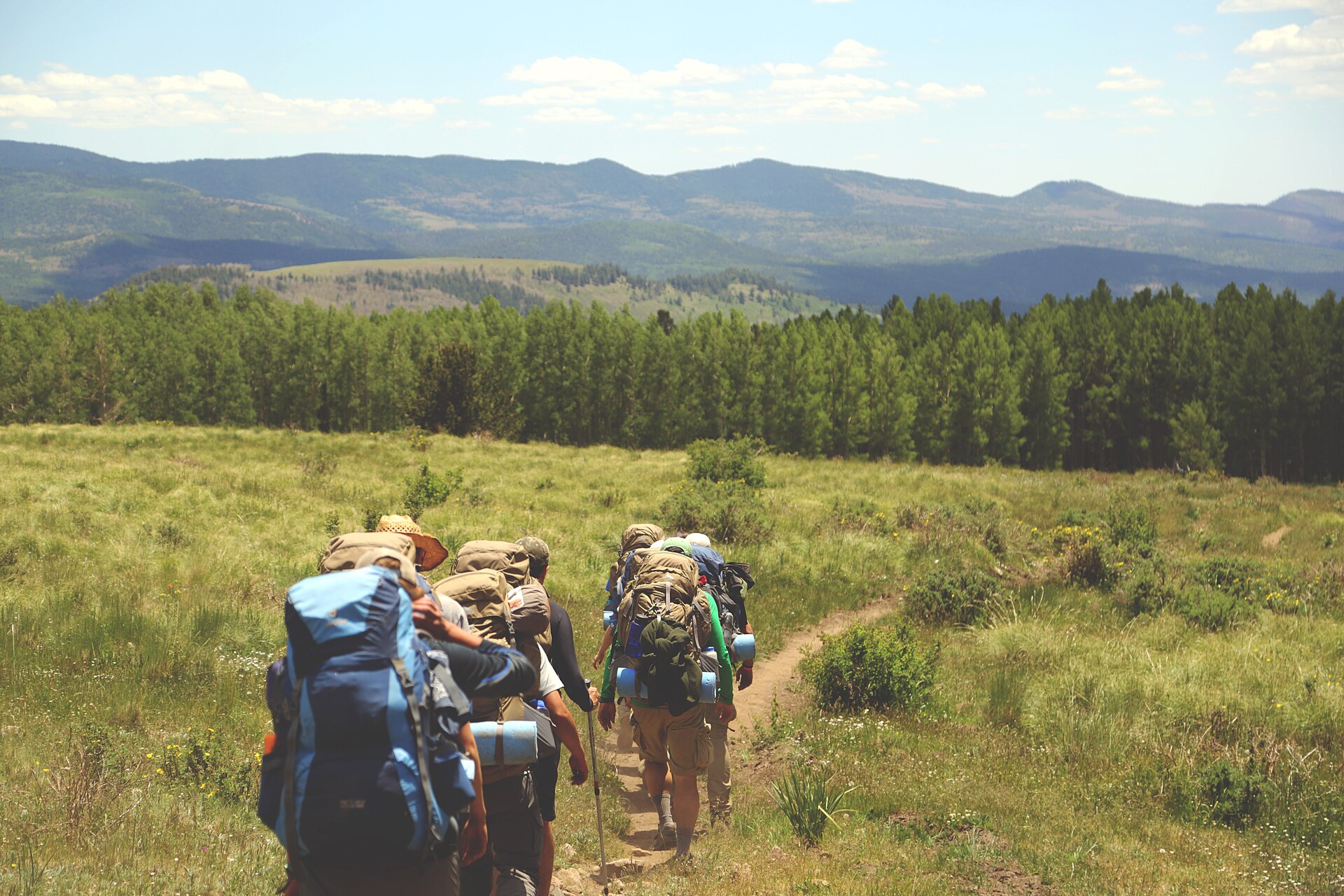 un equipement leger pour une micro-aventure pour illustrer l'article Micro-aventure près de chez soi : 7 idées simples pour commencer.